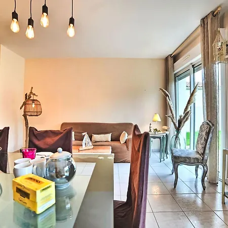 別荘 La Martignas 1 By Interhome *
